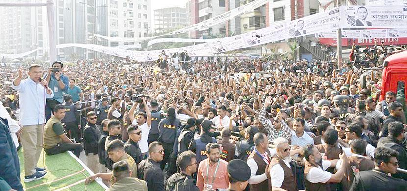 গতকাল রোববার ঢাকা-১৬ মিরপুর আসনে নির্বাচনী সমাবেশে বক্তব্য রাখেন বিএনপির চেয়ারম্যান তারেক রহমান	-সংগ্রাম