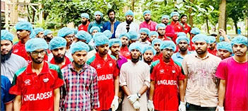 রাকসুতে বিজয় লাভের পর গতকাল শনিবার ক্যাম্পাস পরিষ্কারে অংশ নেন শিবিরের নেতাকর্মীরা -সংগ্রাম