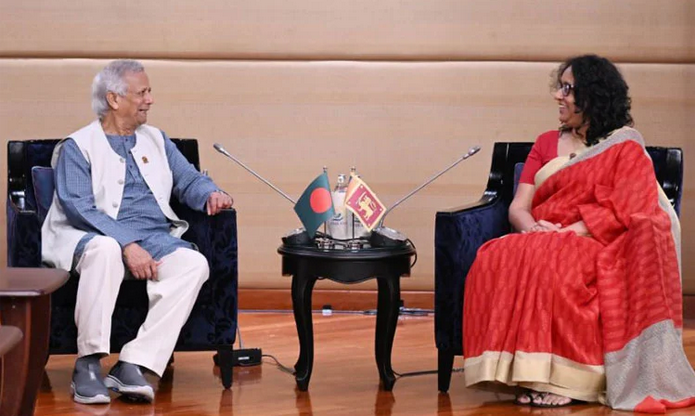 প্রধান উপদেষ্টা অধ্যাপক ড. মুহাম্মদ ইউনূস আজ ব্যাংককে শ্রীলঙ্কার প্রধানমন্ত্রী হরিণী আমারাসুরিয়ার সঙ্গে দ্বিপাক্ষিক বৈঠক করেন। ছবি: সিএ জিওবি ফেসবুক
