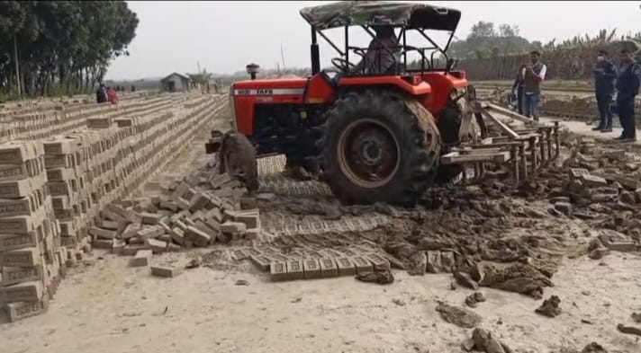 চর সাদীপুরে অবৈধ ইটভাটায় অভিযান