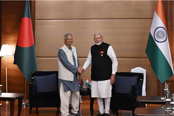 ব্যাংককে ভারতের প্রধানমন্ত্রী নরেন্দ্র মোদীর সঙ্গে প্রধান উপদেষ্টা প্রফেসর মুহাম্মদ ইউনূসের বৈঠক চলছে।
