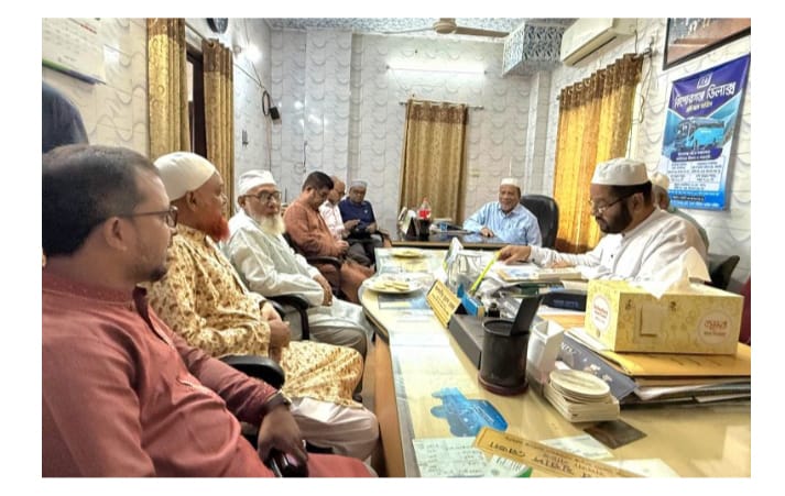 সোমবার (২৭ এপ্রিল) শহরের স্টেশন রোডে অবস্থিত পরিবহন মালিক সমিতির কার্যালয়ে এ সভা হয়।