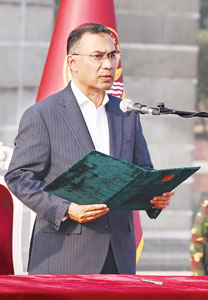 গতকাল মঙ্গলবার দেশের ১১তম প্রধানমন্ত্রী হিসেবে শপথ নিয়েছেন বিএনপি চেয়ারম্যান তারেক রহমান। বিকাল চারটায় জাতীয় সংসদ ভবনের দক্ষিণ প্লাজায় তাকে শপথ পড়ান রাষ্ট্রপতি মো. সাহাবুদ্দিন